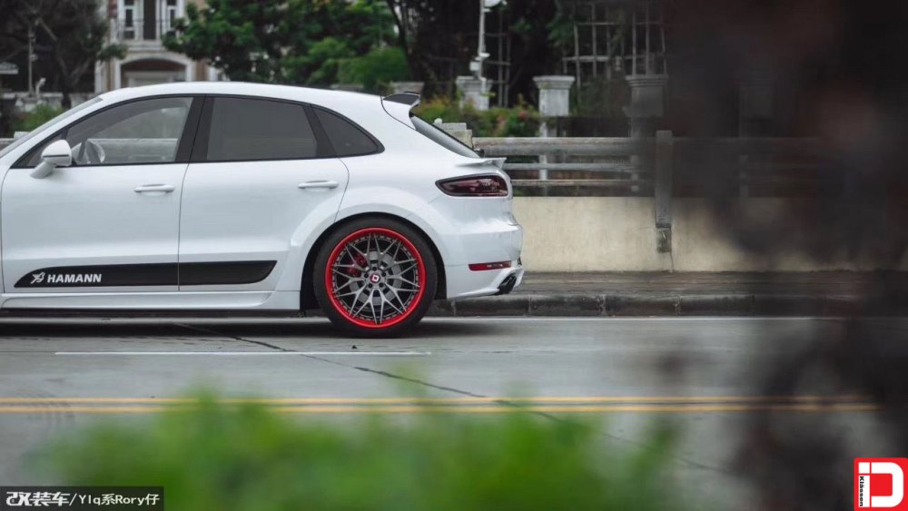porsche-macan-klassen-cs10x-brushed-grigio-center-color-matched-red-outer-and-hardware-5