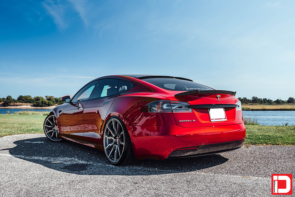 Tesla black rims discount