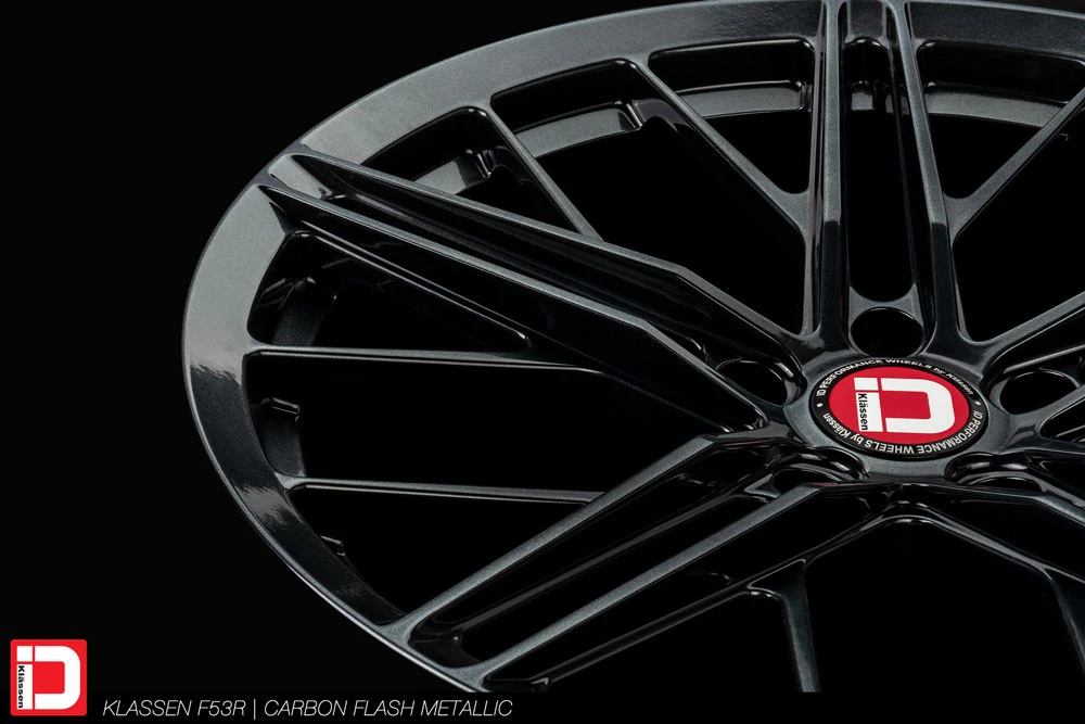 KlasseniD F53R custom finished to the C8 Corvette Carbon Flash Metallic finish.