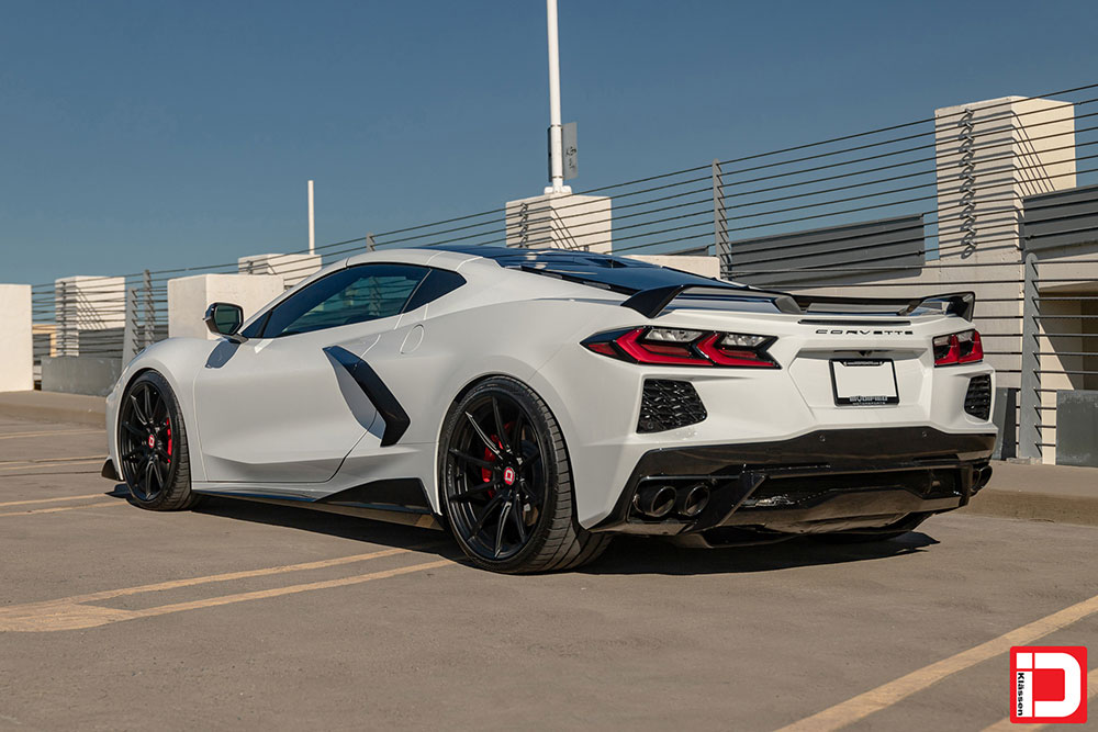 Chevrolet C8 Corvette on the Klassen iD M58R in the Matte Black finish